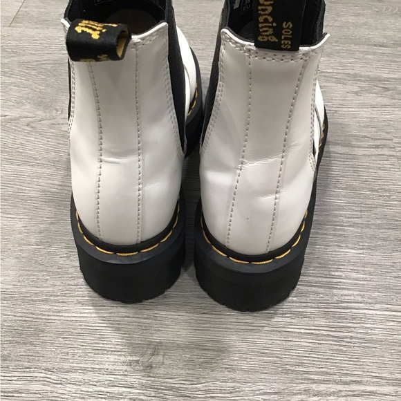Dr. Martens 2976 Quad Smooth Leather Platform Chelsea Boots White Women’s Size 7 - Picture 7 of 8